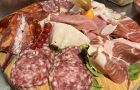 tagliere misto salumi e formaggi per una  persona